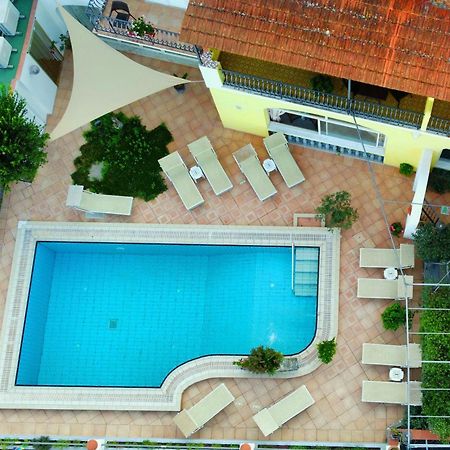 Hotel Ape Regina Casamicciola Terme ภายนอก รูปภาพ