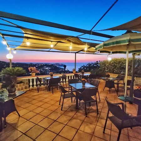 Hotel Ape Regina Casamicciola Terme ภายนอก รูปภาพ