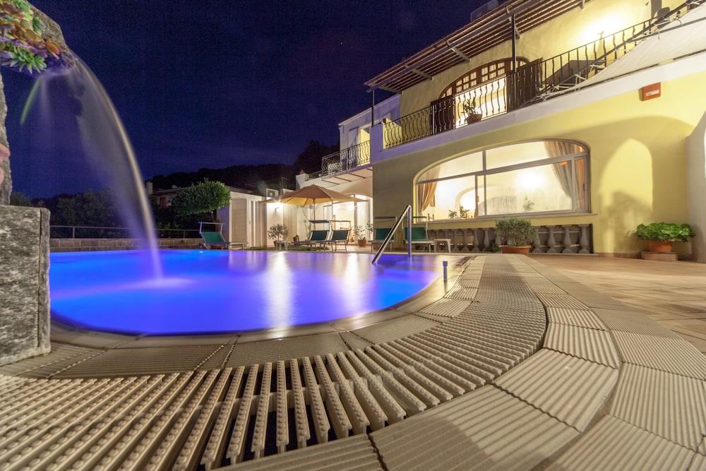 Hotel Ape Regina Casamicciola Terme ภายนอก รูปภาพ