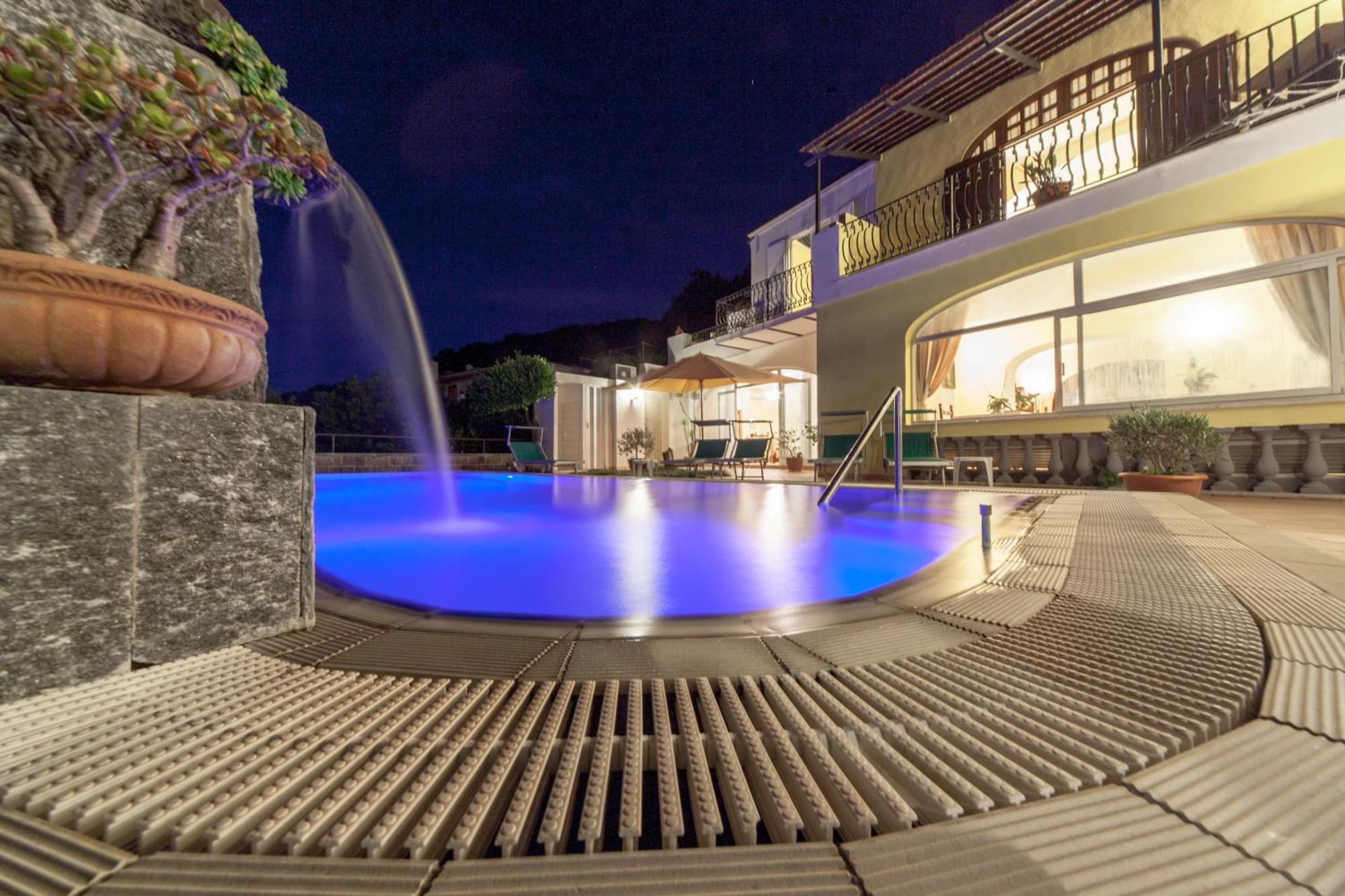 Hotel Ape Regina Casamicciola Terme ภายนอก รูปภาพ