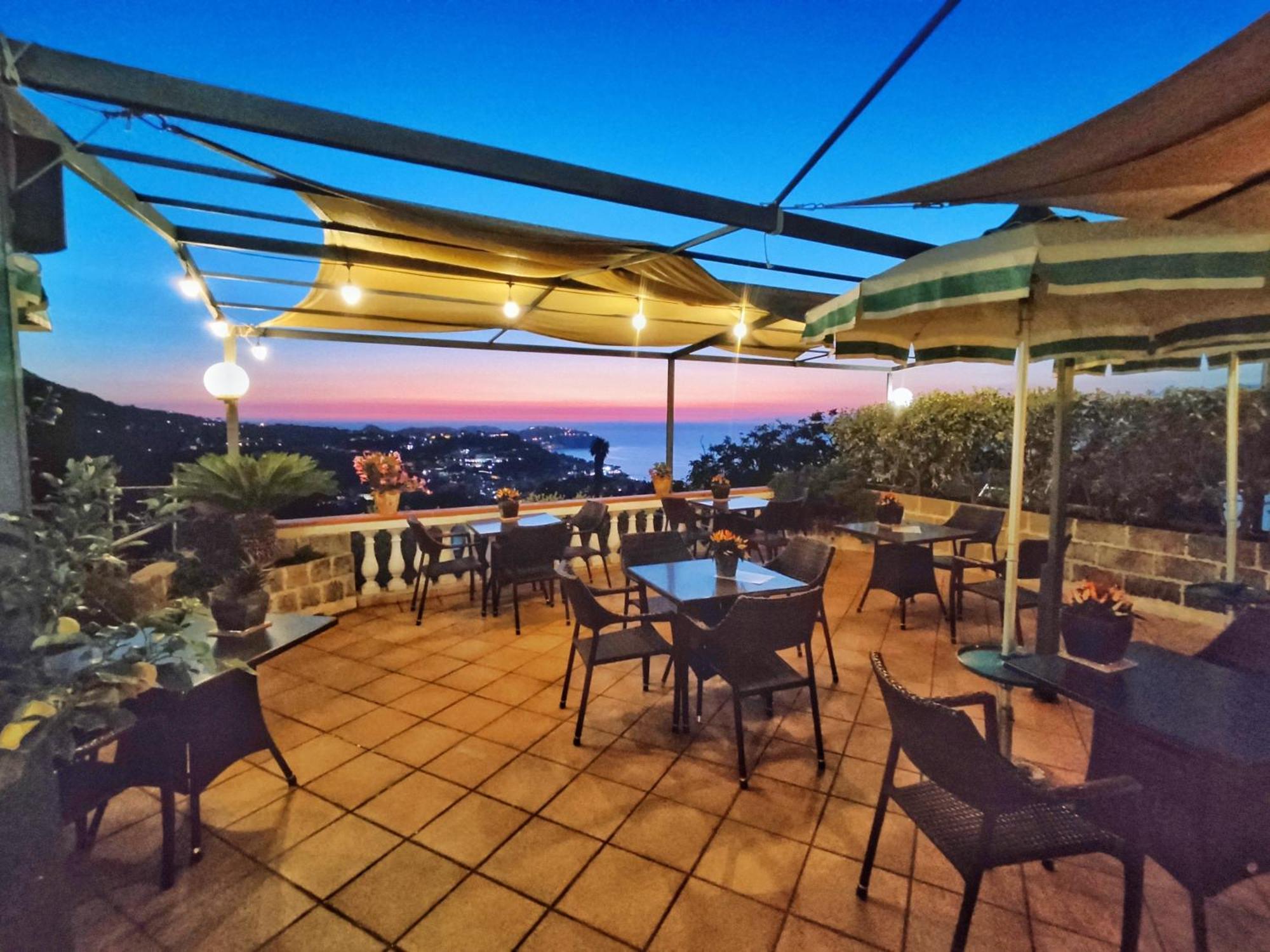 Hotel Ape Regina Casamicciola Terme ภายนอก รูปภาพ
