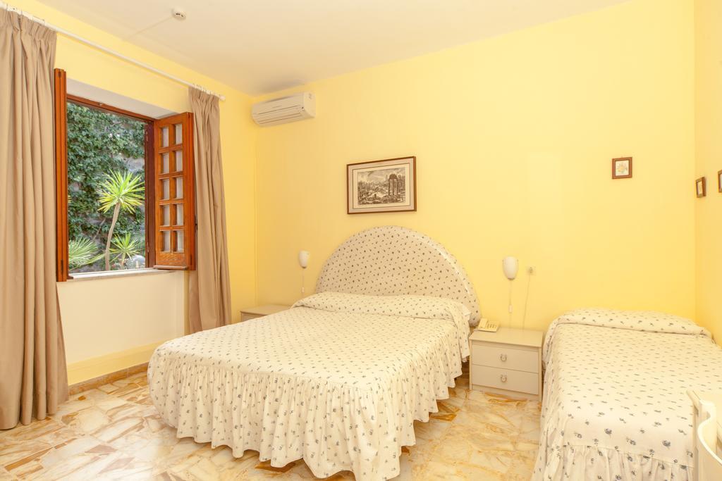 Hotel Ape Regina Casamicciola Terme ภายนอก รูปภาพ