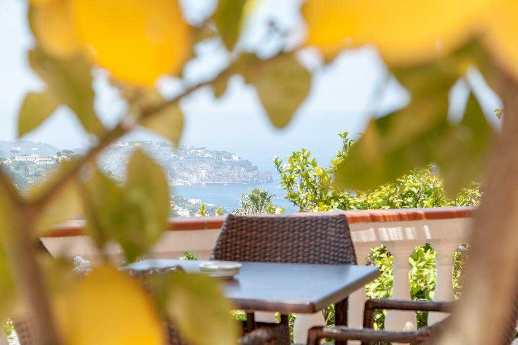 Hotel Ape Regina Casamicciola Terme ภายนอก รูปภาพ